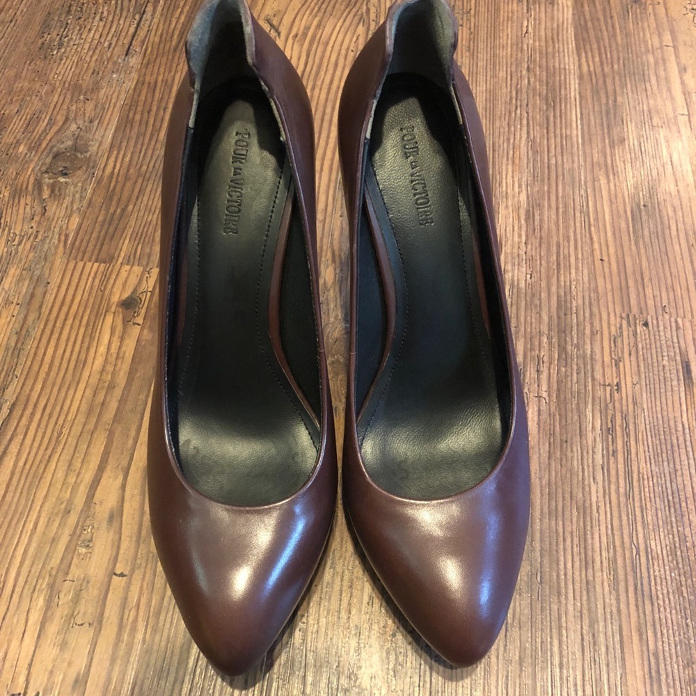 Pour La Victoire 8.5 platform pump